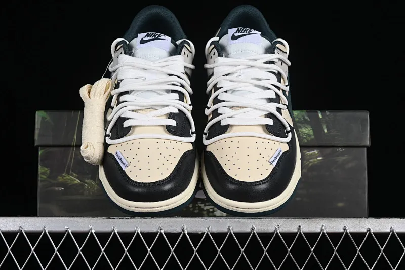 All categories Nk SB Dunk series Nk SB Dunk Low low-top sneakers Nk Dunk Low Panda Prank Space Exploration-Star Trek Mocha SB strap low-top casual sneakers FQ8080-133